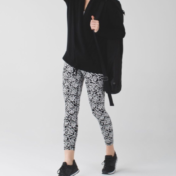 lululemon athletica Pants - Lululemon High Times 7/8 Tight